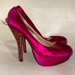 Steve Madden size 8 metallic pink heel with sparkles